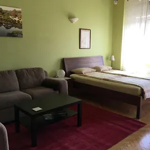  Apartman Along The Danube Magyarország